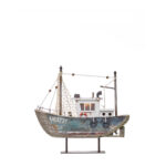 Barco em madeira e metal