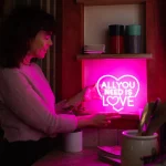 Lâmpada LED c/efeito Néon - All you need is love - Image 3