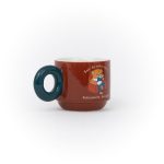Caneca empilhável - Sair de casa custa. Felizmente, há café. - Image 3