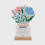 Mini calendário com base madeira 2027 - Flowers